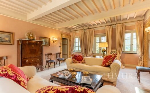 Elegant 5-Bedroom Villa
