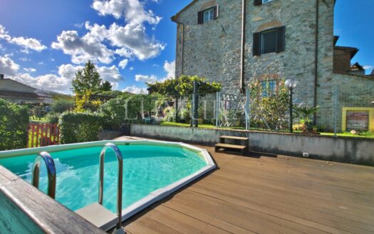 8-Bedroom Country House