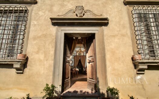 Exclusive Aparment inside a 16th Century Villa