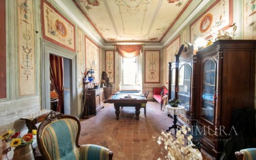 Exclusive Aparment inside a 16th Century Villa