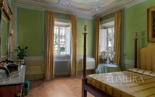 Elegant 5-Bedroom Villa