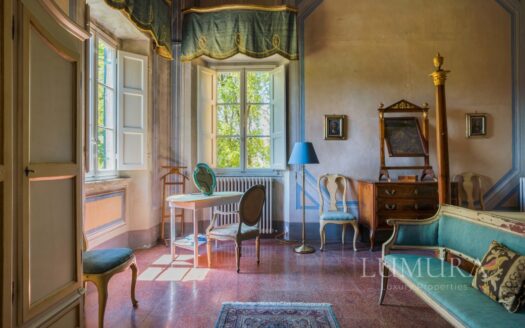 Historic Villa in unparalleled position