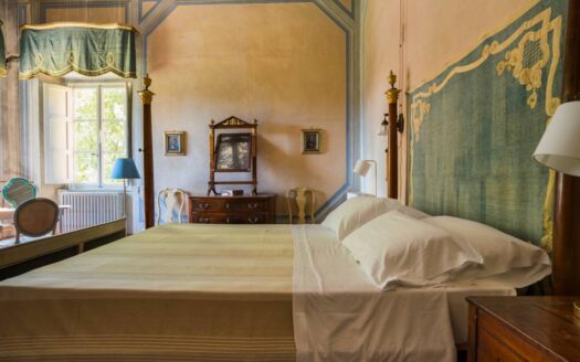 Historic Villa in unparalleled position