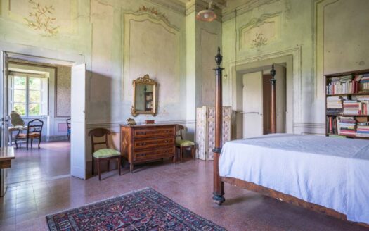Historic Villa in unparalleled position