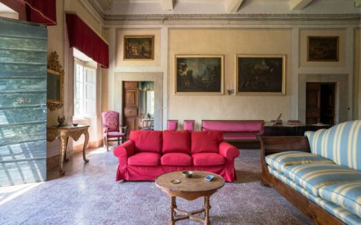 Historic Villa in unparalleled position