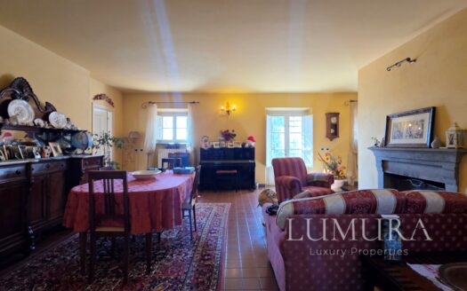 Country House with Pool 20 min from Lucca