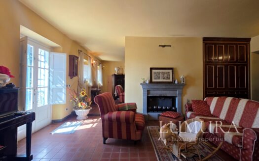 Country House with Pool 20 min from Lucca