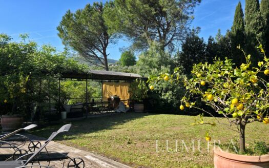 Country House with Pool 20 min from Lucca