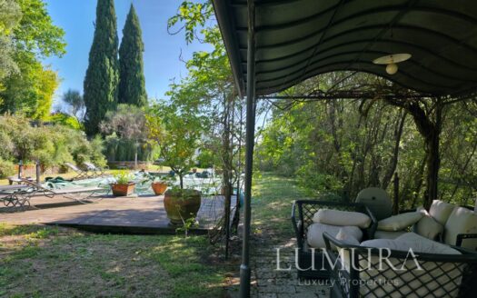 Country House with Pool 20 min from Lucca