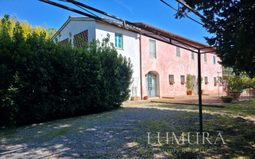Country House with Pool 20 min from Lucca