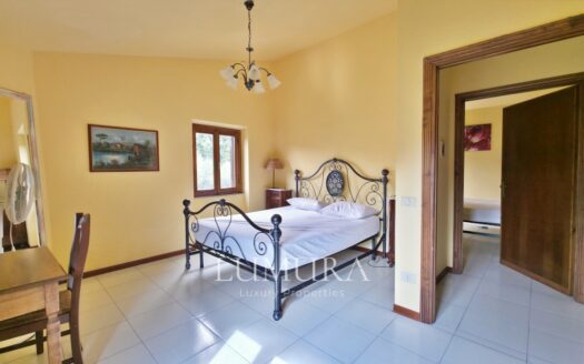 Small Farmhouse with 45 hectares of woods