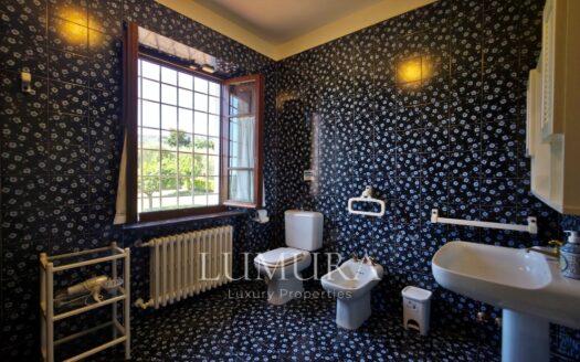 Hilltop Country House in Massarosa