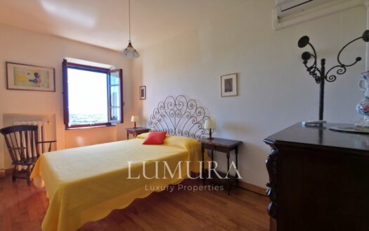 Hilltop Country House in Massarosa