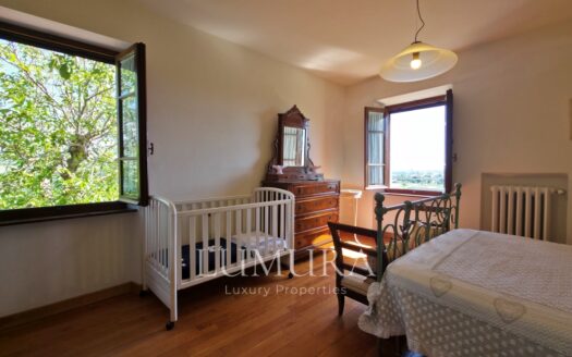 Hilltop Country House in Massarosa