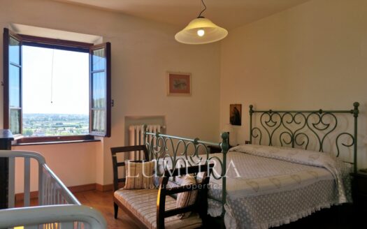 Hilltop Country House in Massarosa