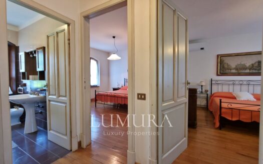 Hilltop Country House in Massarosa
