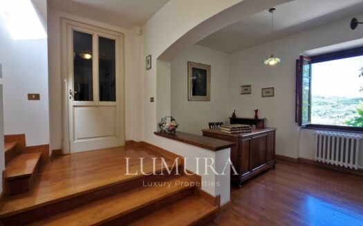 Hilltop Country House in Massarosa