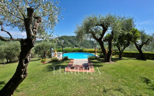 Hilltop Country House in Massarosa