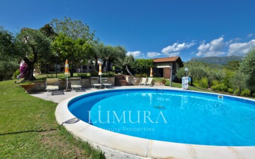 Hilltop Country House in Massarosa
