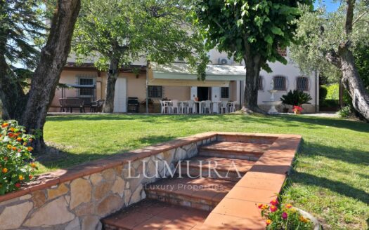 Hilltop Country House in Massarosa