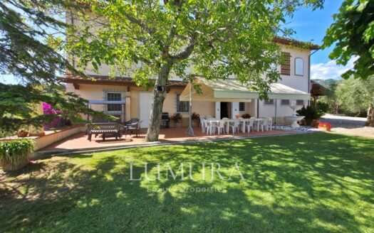 Hilltop Country House in Massarosa