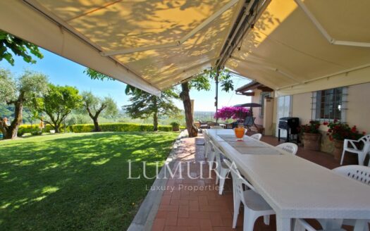 Hilltop Country House in Massarosa