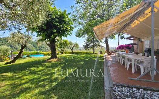 Hilltop Country House in Massarosa