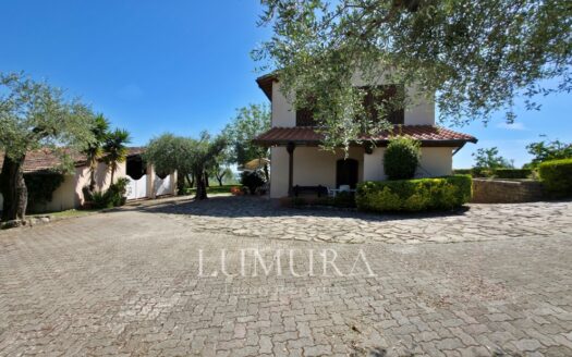 Hilltop Country House in Massarosa