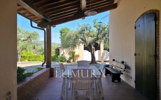 Hilltop Country House in Massarosa