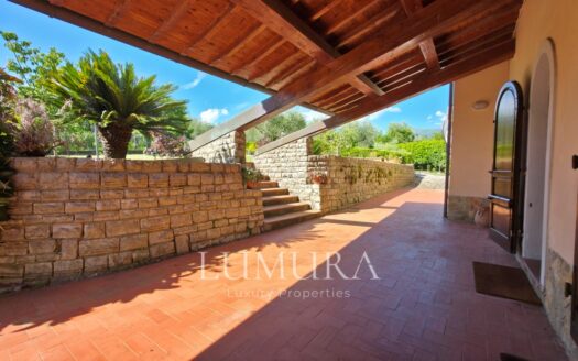 Hilltop Country House in Massarosa