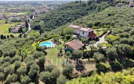 Hilltop Country House in Massarosa