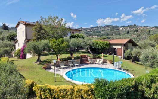 Hilltop Country House in Massarosa