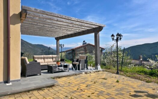 Little Two Bedroom House with Panoramic View